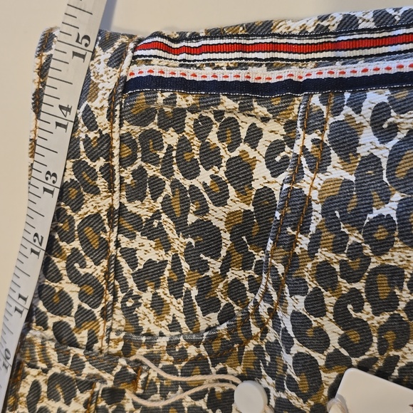 Chelsea & violet frayed leopard animal print shorts Daisy Dukes NEW 27 29 HOT - Picture 9 of 10